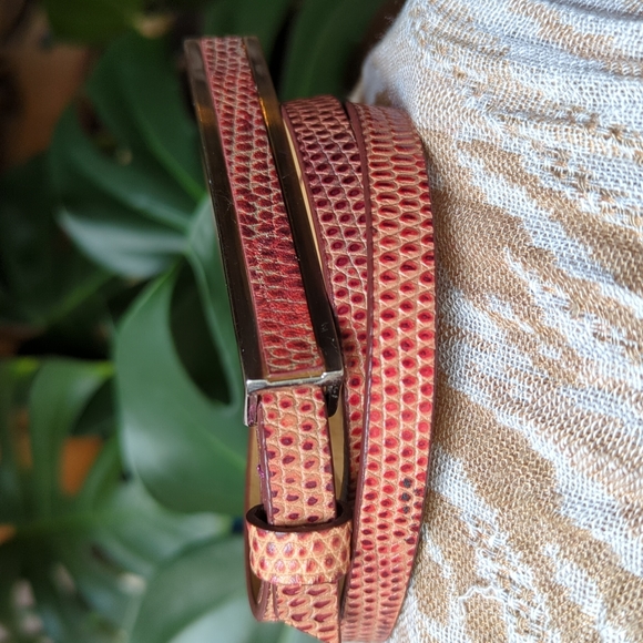 Snakeskin pattern red Ann Taylor Belt - Picture 2 of 4